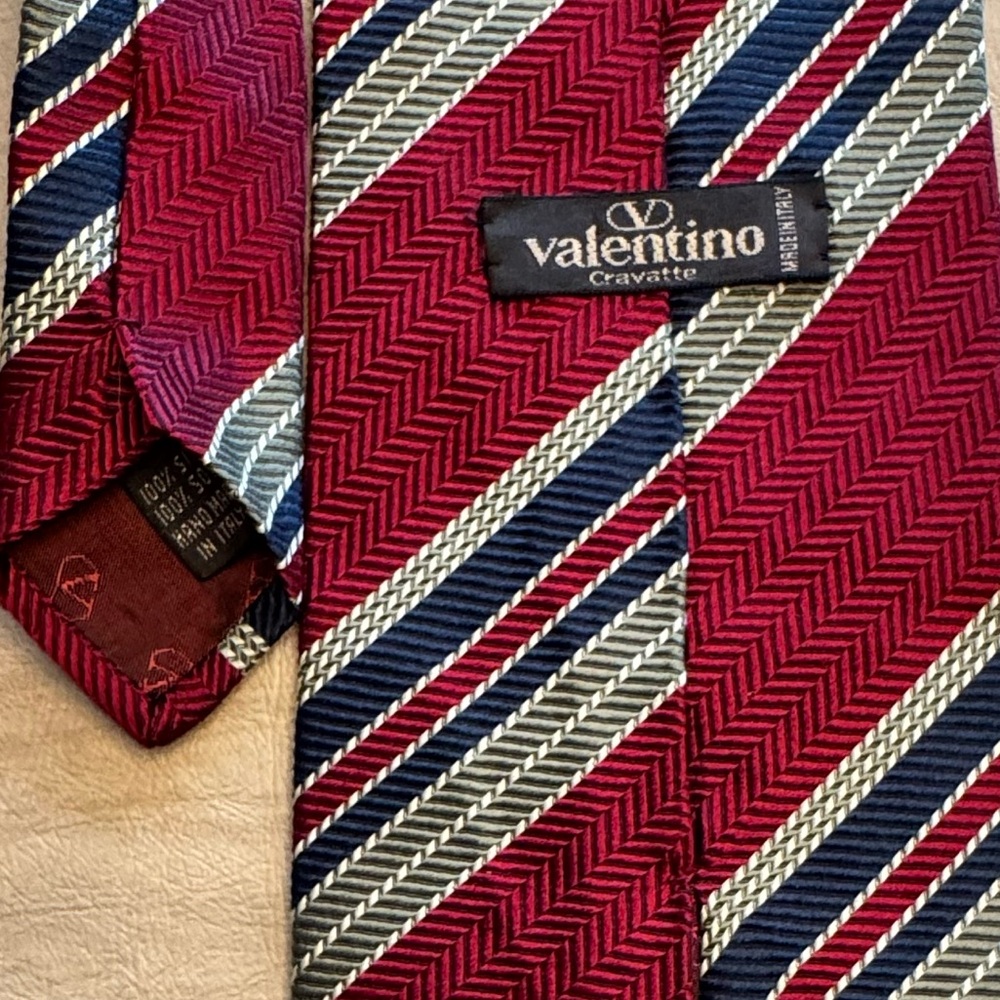 Valentino Men’s Necktie. 100% Silk.